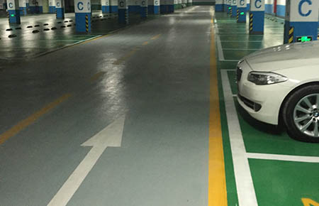 停車庫環(huán)氧地坪樹脂地坪漆使用中要注意什么？