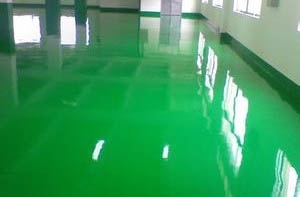 水性環(huán)氧地坪有哪些特點(diǎn)？如何正確使用水性漆？