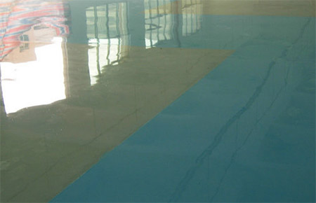 環氧地坪漆滾涂有什么缺點？底漆使用量受什么影響？